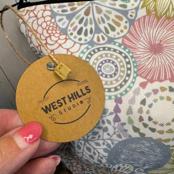 Makeup Bag Flowers Bag Artist Pouch White Gray Pink Flowers NEW FAST SHIP - Picture 5 of 6